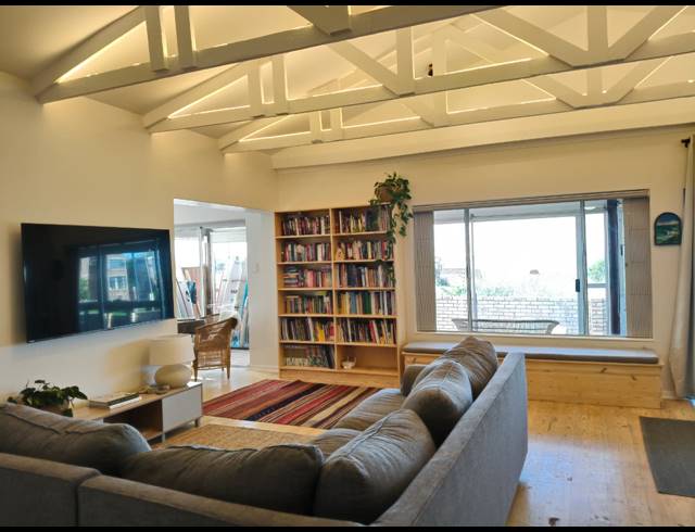5 BEDROOM HOUSE FOR SALE IN WAVECREST
